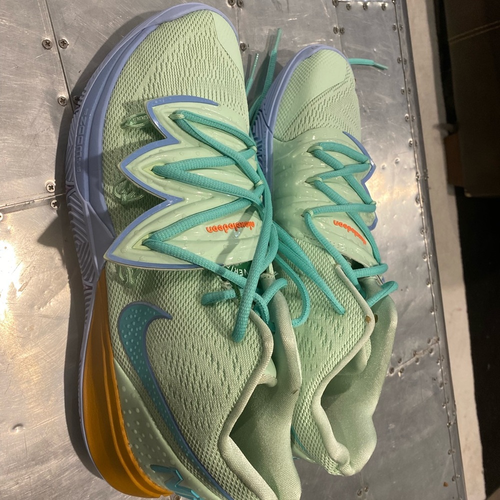 Nike Kylie 5 squidwards *LIMITED*